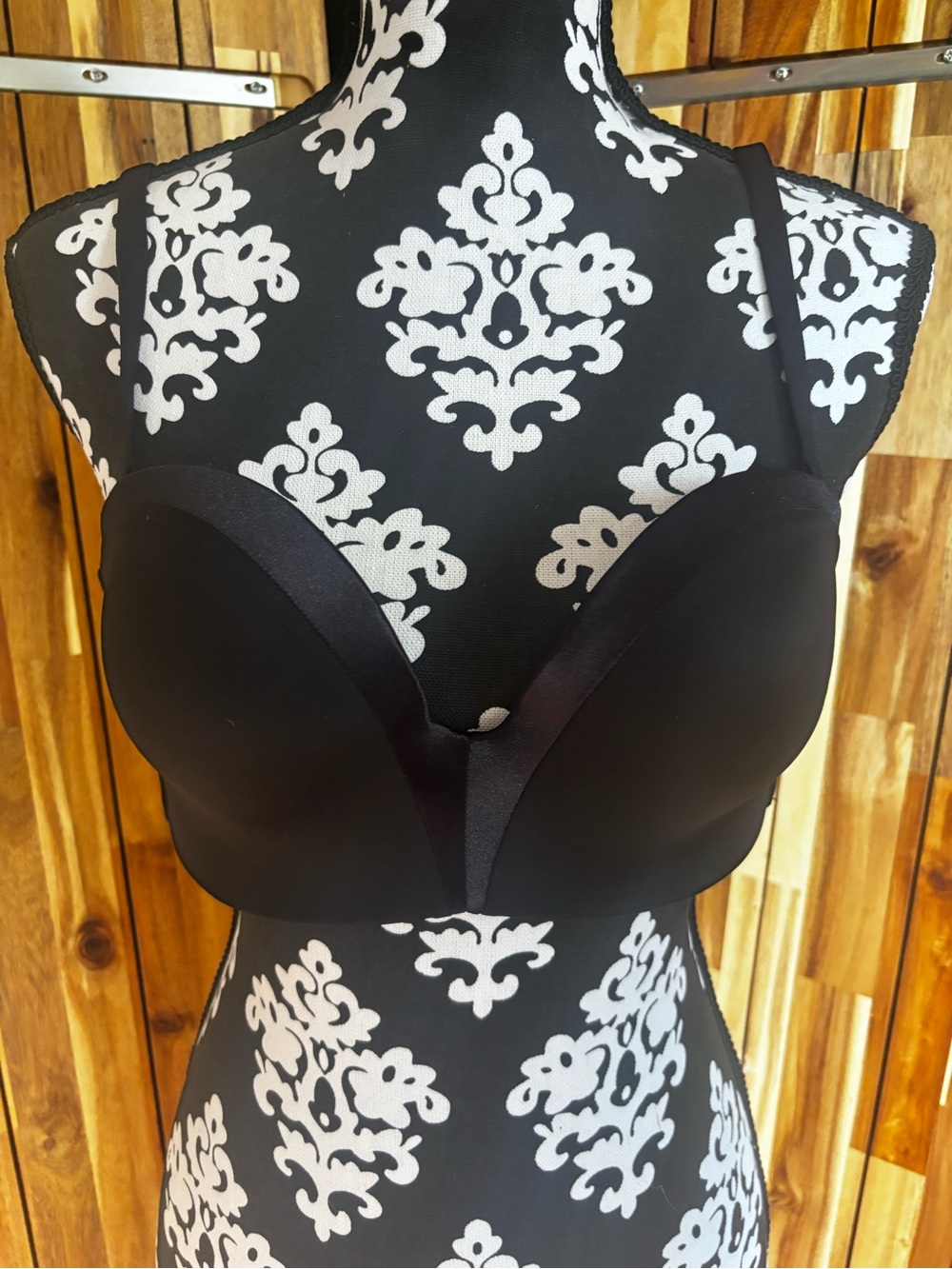 Wingslove NWT! Black Wireless Bra - Women Intimates & Sleepwear 40B